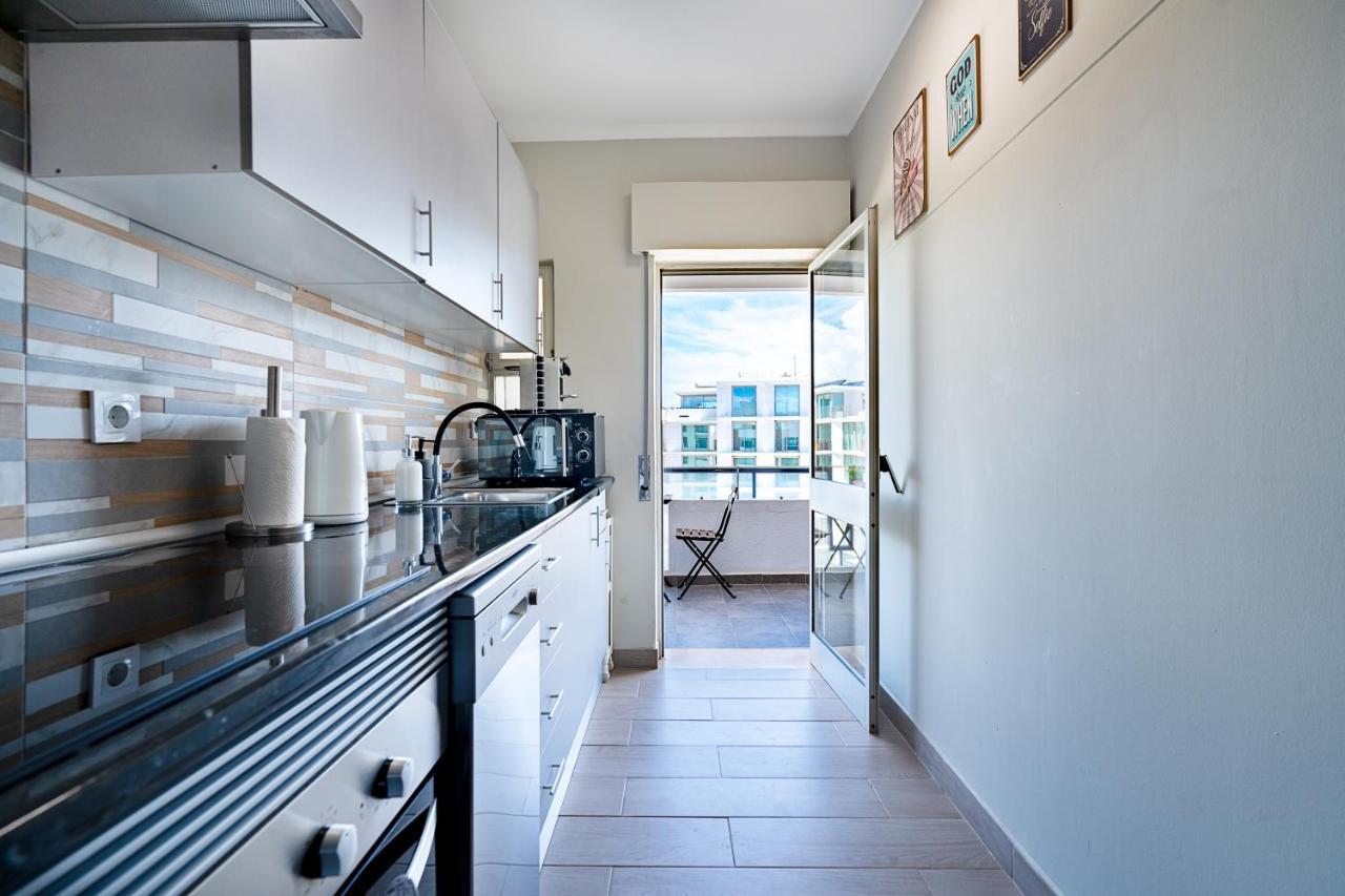 Beachfront Apartment In Armacao Armação de Pêra Kültér fotó